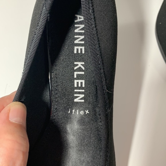 Anne Klein iflex heels in black, Size 6.5M very good condition, great fabric - Picture 8 of 9